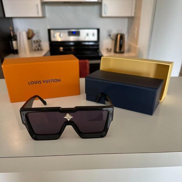 Louis Vuitton Sunglasses - Picture 1 of 3